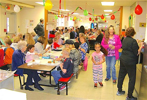 Grandparents turn out at Spanish Immersion